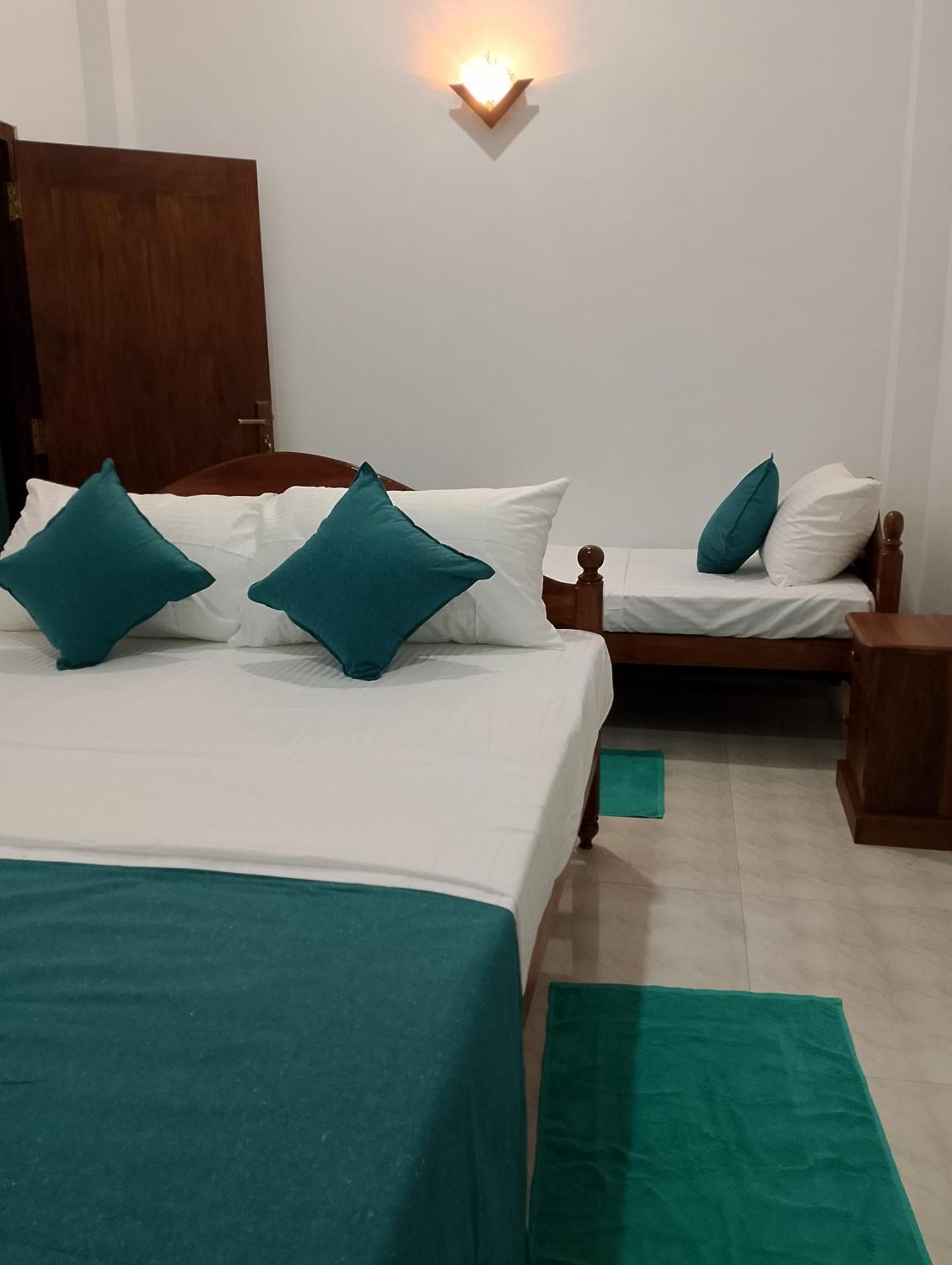 Star Beach Villa Tangalle Bagian luar foto