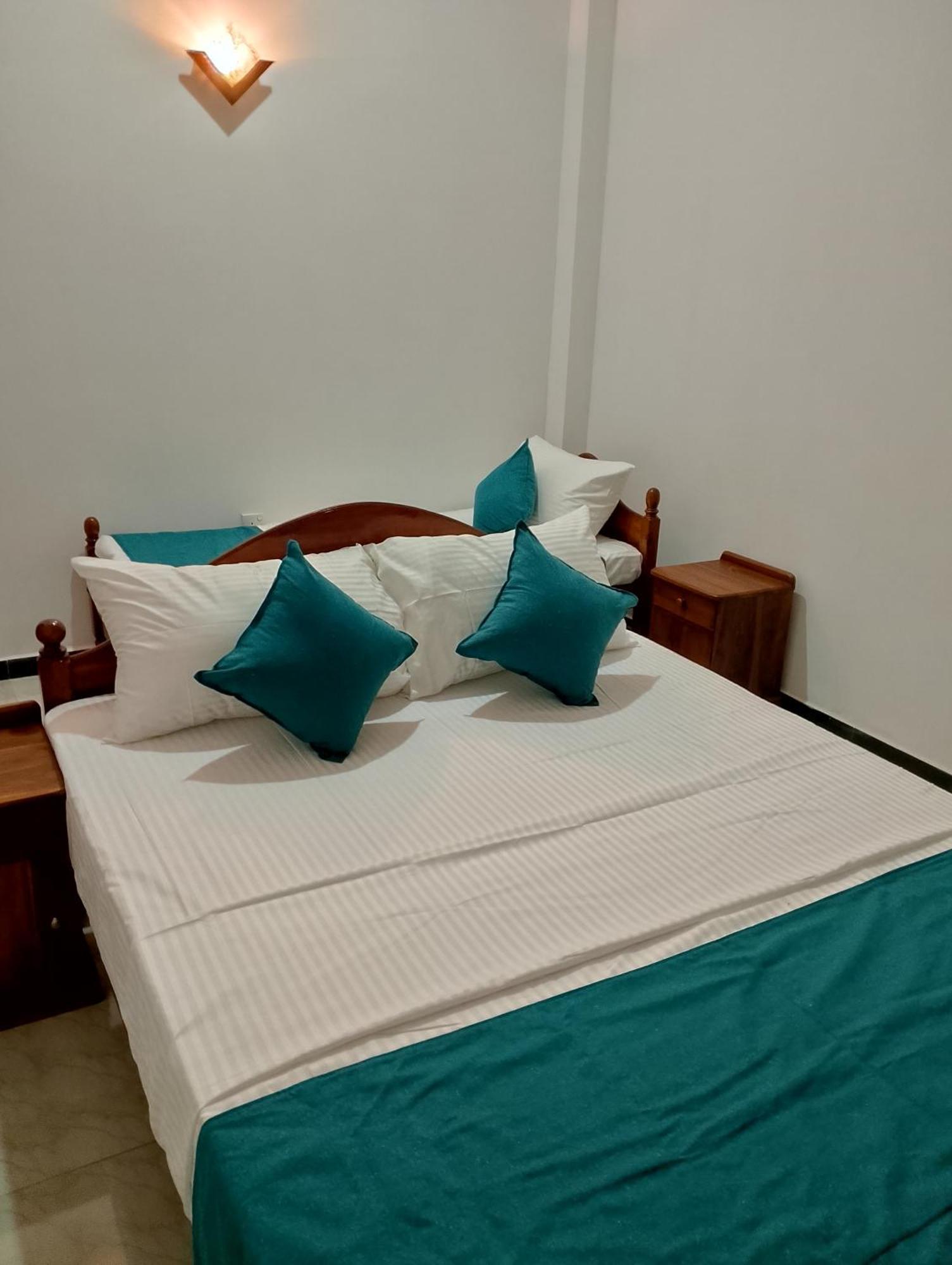 Star Beach Villa Tangalle Bagian luar foto